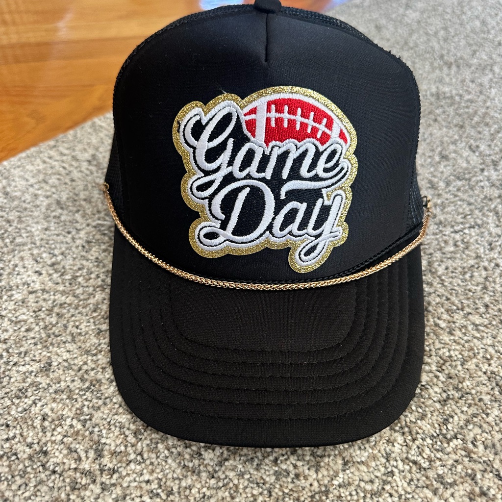 Game Day Black And Gold Chain Hat Woman’s New